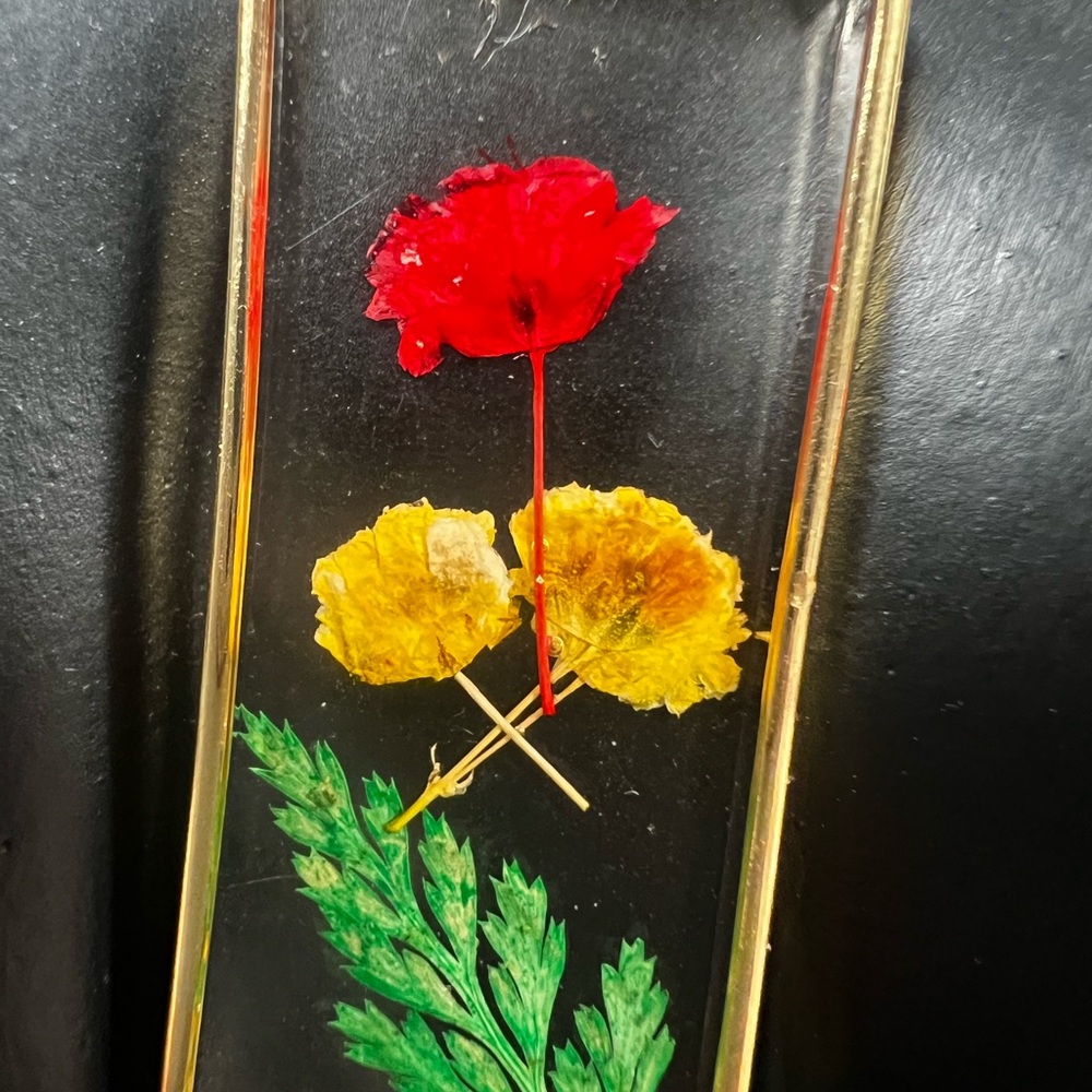 Rectangular Floral Frame Pendant - Picture 2 of 3